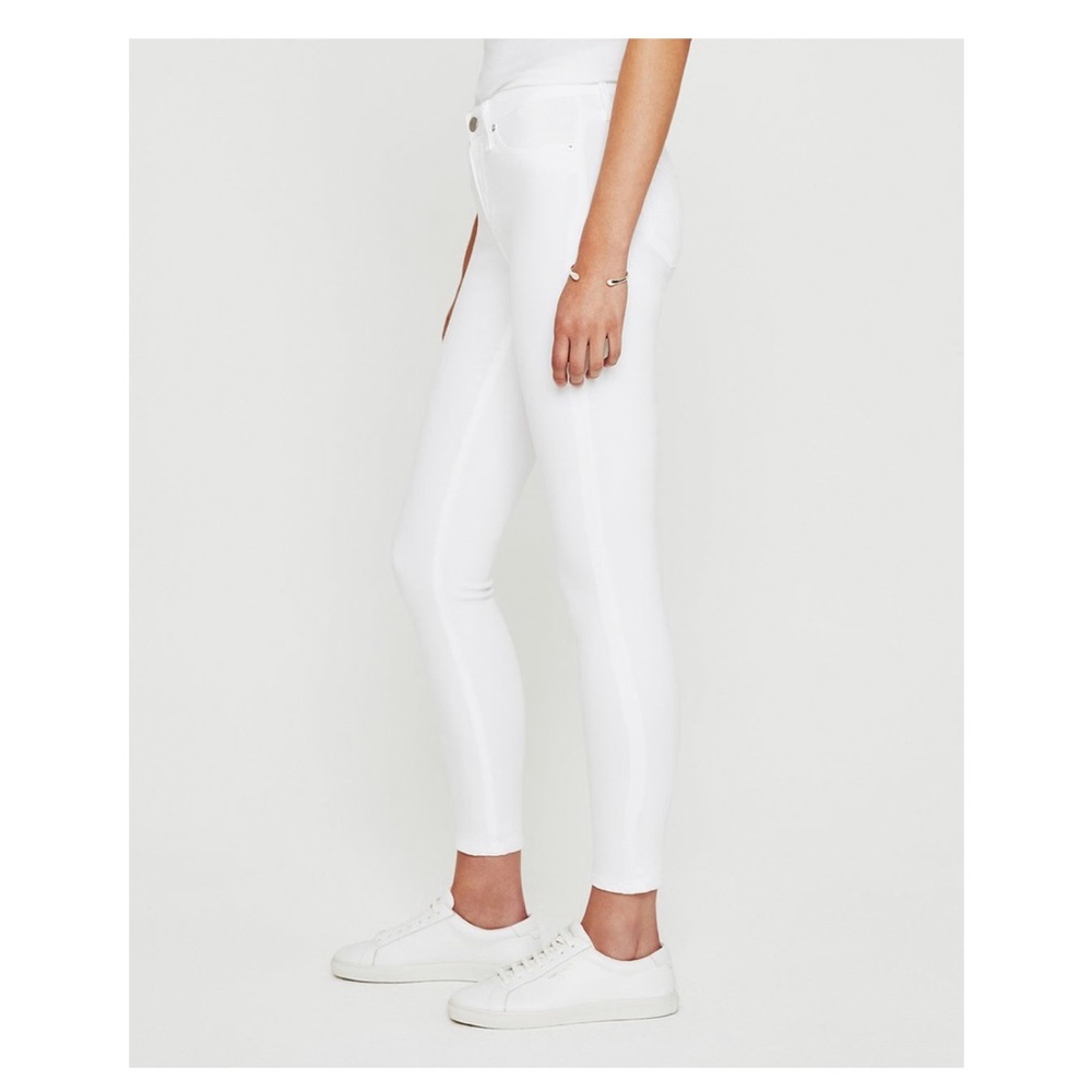 AG white skinny ankle jeans. Size 28